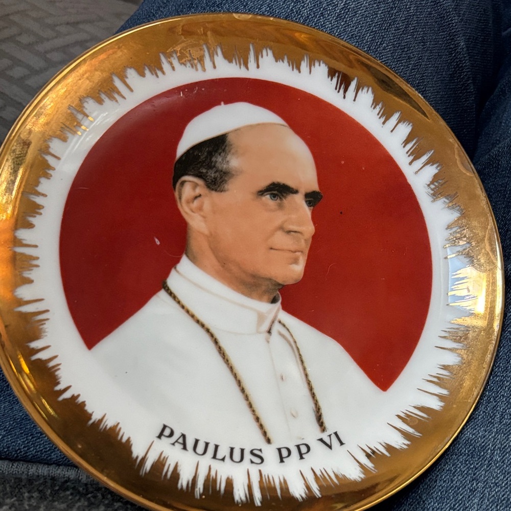 Gold and Red Decorative Plate with Paulus PP VI